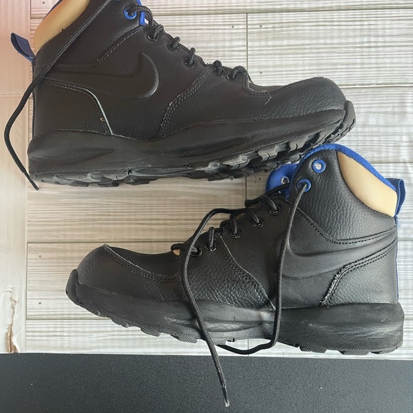 Boys Nike Boots - Picture 6 of 13